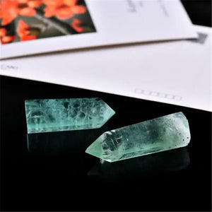 Natural Green Fluorite Point Crystal Healing Stone Natural Green Quartz Room Decor Reiki Polished Obelisk Carved Crafts 40-80mm