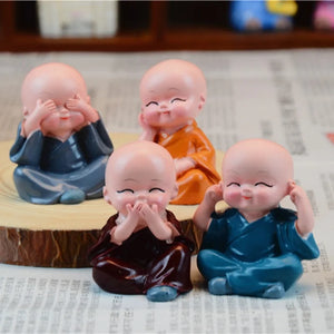 4Pcs Resin Crafts Gift Lovely Little Monk Sculptures Cute Monks Buddha Statues Creative Buddha Dolls Table Car Decoration